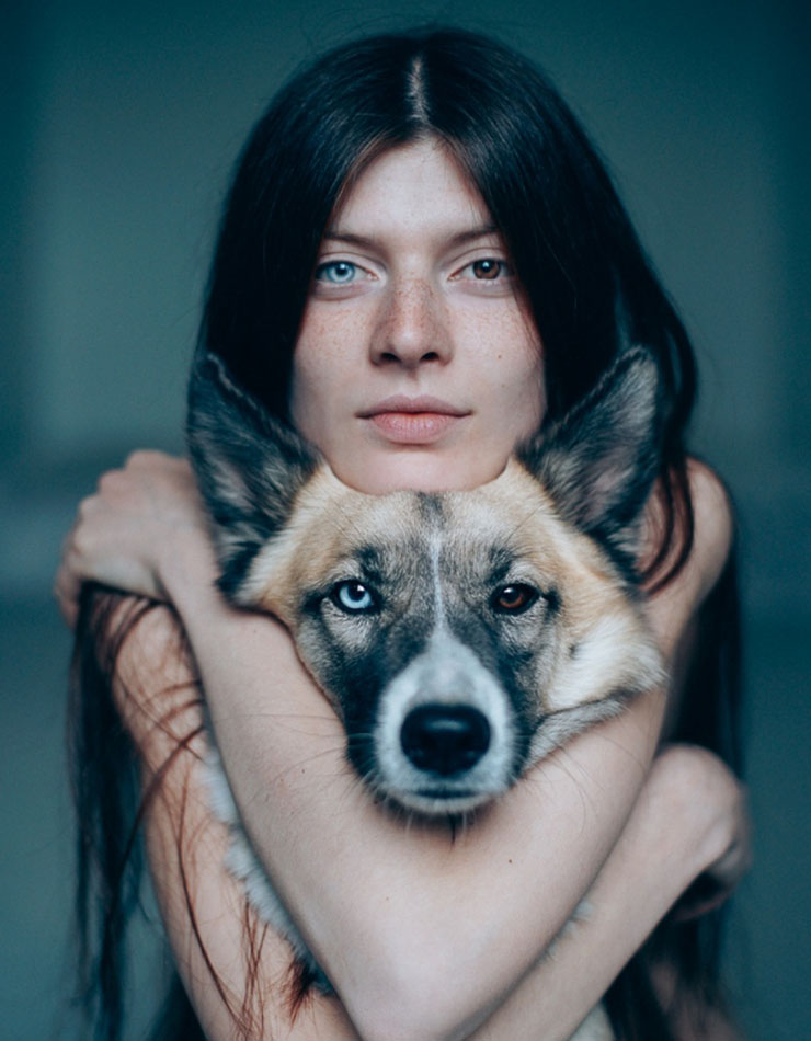 გოგონა და ძაღლი
